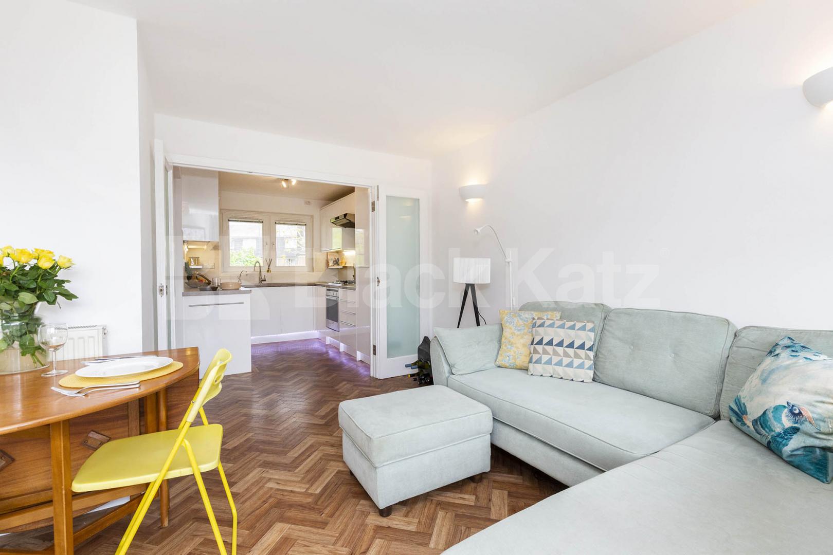 Split level Maisonette in a hard to beat location in between Angel & Kings Cross Wynford Road, Angel / Kings Cross